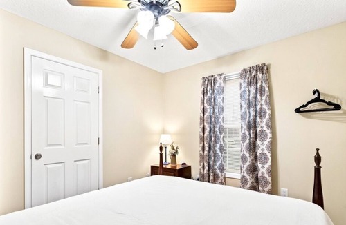 Jeffersonville House | Peaceful Getaway Near Red River Gorge & Cave Run!