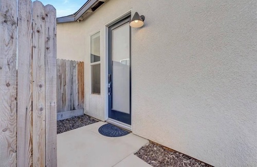 Hanford House | Peaceful Guest Casita Private Entrance No Cleaning Fee