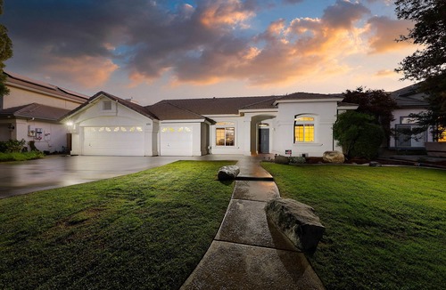 Greenacres House | Peaceful Lakefront house -5 min away from Golf Course