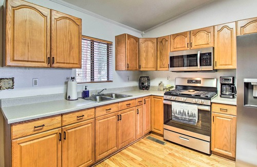 Eagar Cabin | Peaceful Nutrioso Cabin Retreat w/Mountain Views!