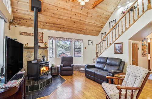 Pinetop-Lakeside House | Peaceful Pinetop-Lakeside Cabin w/4 Decks!