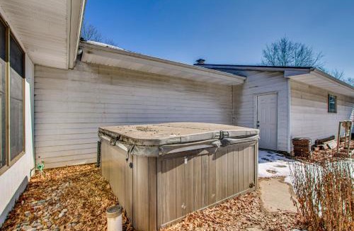 New Albany House | Peaceful Retreat w/Private Hot Tub in New Albany