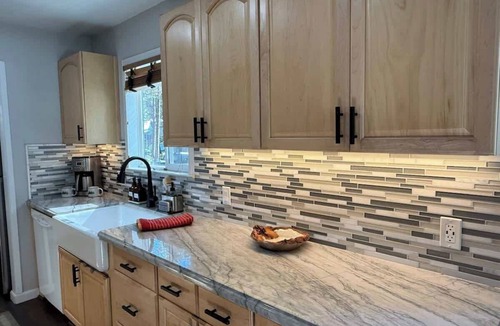Sierra Cedars Cabin | Peaceful Shaver Lake Mountain Retreat with Deck & Forest Views