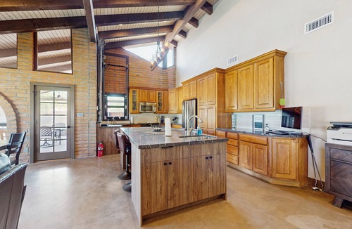 Central Scottsdale House | Peaceful, Spacious, Luxury Backyard, Putting Green