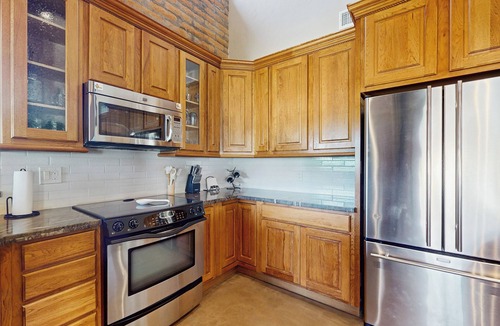 Central Scottsdale House | Peaceful, Spacious, Luxury Backyard, Putting Green
