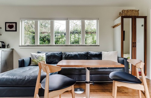 Eugene Apartment | Peaceful tiny home with AC in charming Eugene perfect for getaway