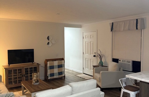 Toledo House | Peaceful Trailer - 3BR, 2BA