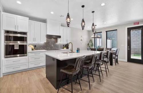 Hurricane Villa | Pecan Valley l Sunset Splash l Private Waterpark