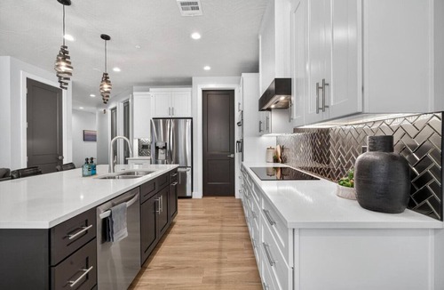 Hurricane Villa | Pecan Valley l Sunset Splash l Private Waterpark