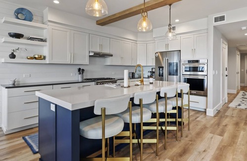 Sandpoint Condo | Penthouse w/Private Beach - Seasons at Sandpoint