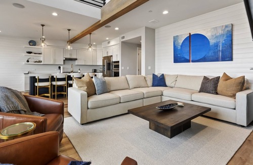 Sandpoint Condo | Penthouse w/Private Beach - Seasons at Sandpoint