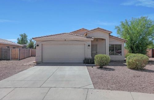 Summersett Village House | Peoria Paradise Pool Sports Complex family friendly