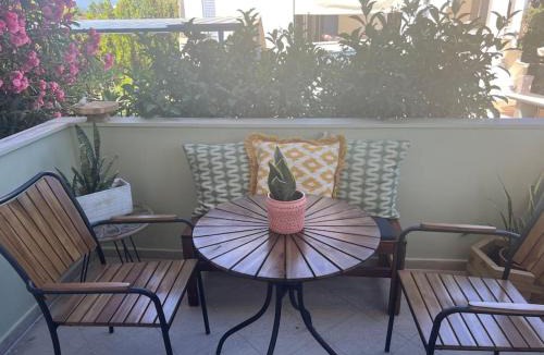 Perdhika Apartment | Perdika's Cove, spacious sea view family home