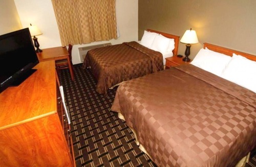 Kellogg House | Perfect for Business Trips! Comfort and Convenience, Free Breakfast