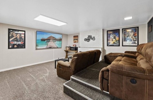 Lincoln Heights House | Perfect for groups-Theater & Arcade close to dwtn!