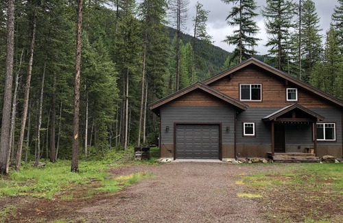 Essex House | Perfect location between West and East Glacier Park entrances and next to river!