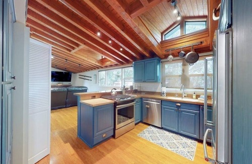 Sun Valley Condo | Perfect Mountain Gem Near Town & Slopes W/Free WiFi, Balcony & Shared Pool