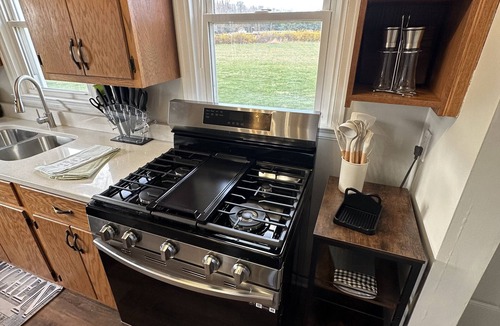 Martinsville House | Perfect spot! Martinsville's Beautiful Leaves, IU Football to Indy nightlife!