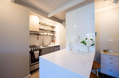 Elkhorn Apartment | Perfectly located and updated studio in the heart of Sun Valley