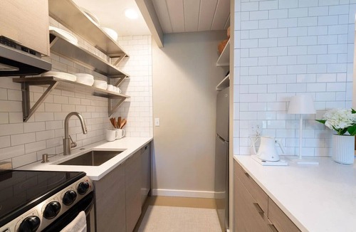 Elkhorn Apartment | Perfectly located and updated studio in the heart of Sun Valley