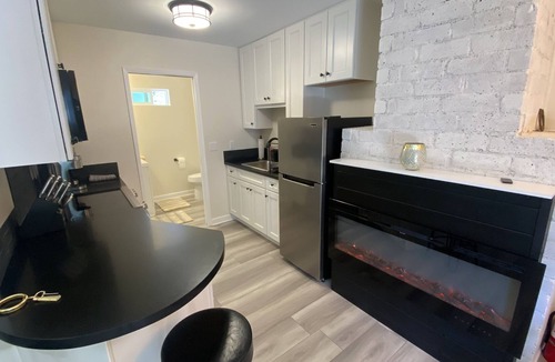 Santa Barbara Cottage | Pet-Friendly 1BR/1BA ADU, sleeps 2-4ppl, full kitchen, BBQ