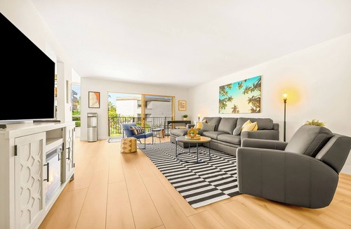 La Playa House | Pet Friendly 2 bedroom in Point Loma Overlooking Kellogg Beach - Stay for 30 days!