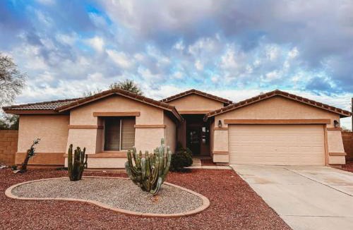 Casa Grande House | Pet-Friendly 4BR Casa Grande Home Private Pool