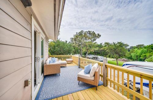 Buxton House | Pet-Friendly Buxton Home w/Balcony, 2 Mi to Beach