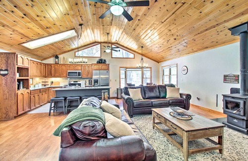 Pinetop Cottage | Pet-friendly Cabin in Pinetop-lakeside!