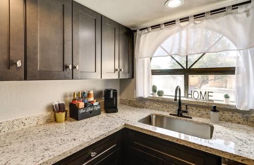 Casa Grande House | Pet-Friendly Casa Grande Townhome: Screened Atrium