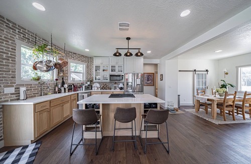 Idaho Falls House | Pet Friendly Downtown Vintage House w/Hot Tub!