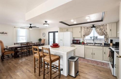 Mount Pleasant House | Pet Friendly Farmhouse with Yard & BBQ