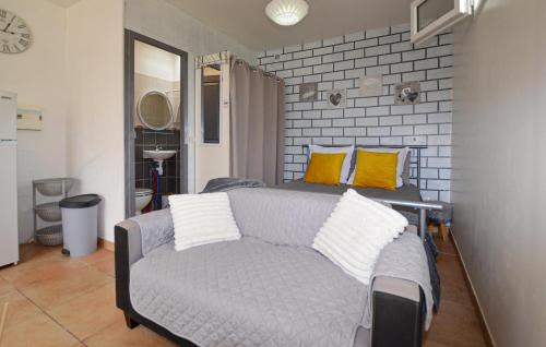 Aleria House | Pet Friendly Home In Aleria With Wifi