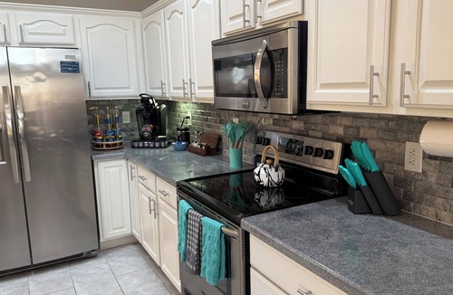 Coyote Lakes House | PET Friendly Home on the Golf Course/Surprise and Peoria Spring Training!