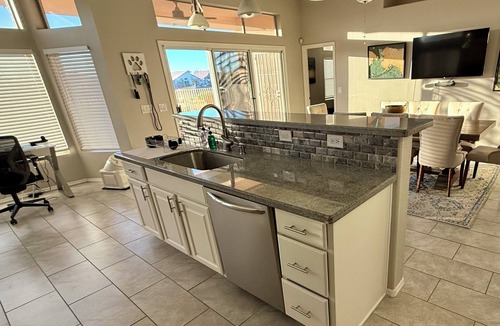 Coyote Lakes House | PET Friendly Home on the Golf Course/Surprise and Peoria Spring Training!