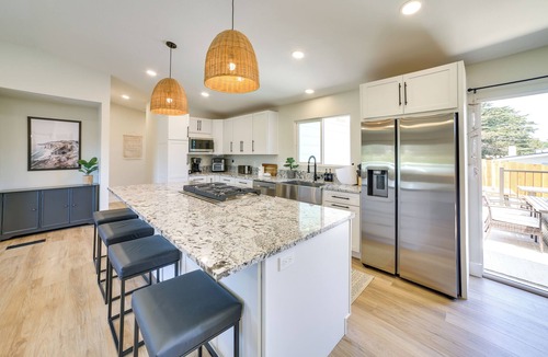Seaside Cottage | Pet-friendly Monterey Home 2 Mi to Beach