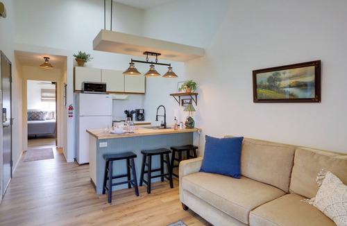 Oak Harbor Condo | Pet-Friendly Oak Harbor Condo: Walk to Lake!