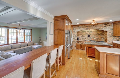 Buchanan Cottage | Pet Friendly: Private Pool & Home Theater