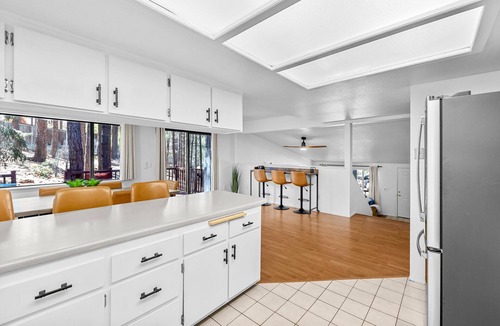 Flagstaff Cabin | Pet Friendly Retreat in the Pines! Minutes from Downtown Flagstaff