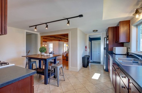 Skaneateles House | Pet friendly Skaneateles country home one mile from downtown!
