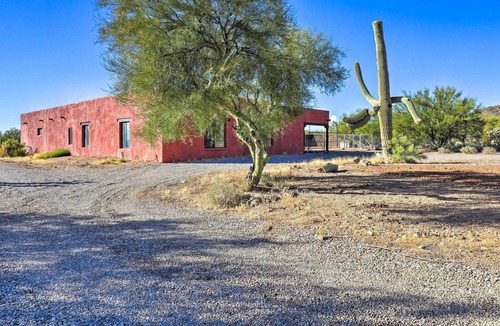 Tucson Estates House | Pet-Friendly Tucson Oasis with Pool & Game Room!