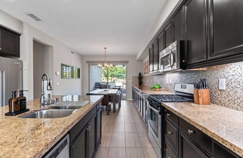 La Quinta Villa | PGA Signature Beauty! 4 Bed/4 En Suite Bath! Walk to Stadium Course/Ernies!
