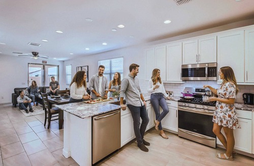 Estrella Village House | Phoenix 5BR-Pet Friendly-Parking-Fast Wifi!