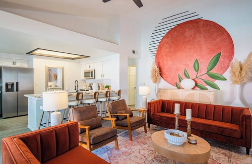 Peoria House | PHX Ultimate Group Getaway Pool Arcade Golf Sim Spa 5BR