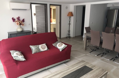 Pinarellu Apartment | PINARELLO, near PORTO VECCHIO, air-conditioned, garden, swimming pool, beach 500 meters.