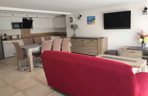 Pinarellu Apartment | PINARELLO, near PORTO VECCHIO, air-conditioned, garden, swimming pool, beach 500 meters.