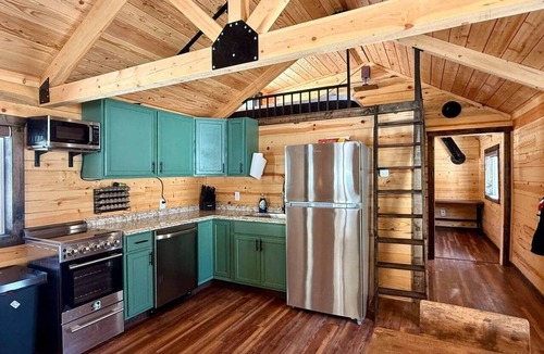 Cooke City-Silver Gate House | Pilot Peak Cabin