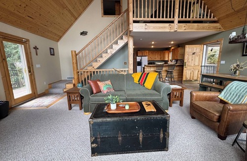 Loon Lake House | Pine Bay Lodge Lake House @Deer Lake