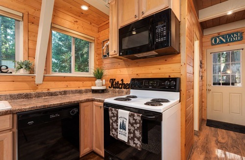 Sierra Cedars Cabin | Pine Haus-Remodeled Family A-Frame