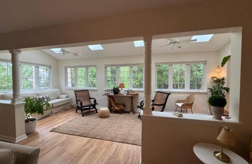 Pine Knoll Shores Villa | Pine Knoll Shores Vacation House- Private Beach Access-Family Friendly